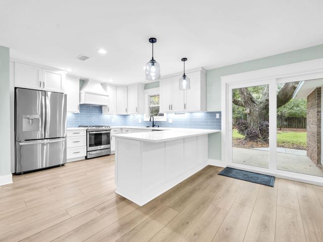 425 Stahlman Avenue, Destin, FL 32541