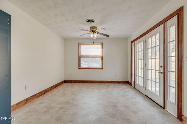 1423 Lakeside Lane, Kingsport, TN 37663