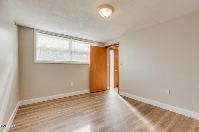 1423 Lakeside Lane, Kingsport, TN 37663