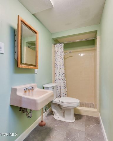 1423 Lakeside Lane, Kingsport, TN 37663