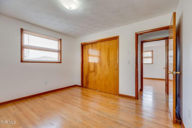 1423 Lakeside Lane, Kingsport, TN 37663