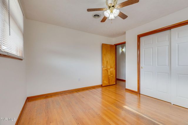 1423 Lakeside Lane, Kingsport, TN 37663