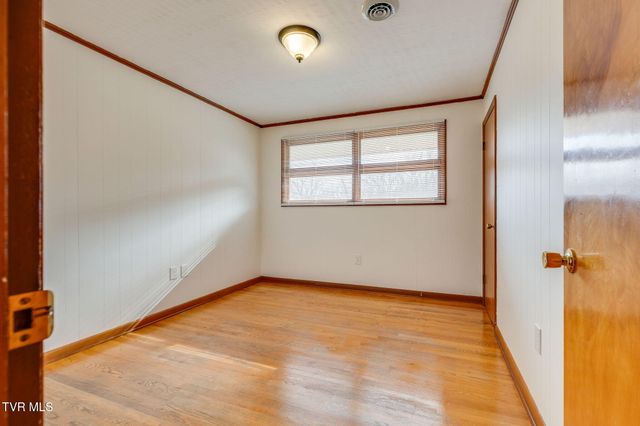 1423 Lakeside Lane, Kingsport, TN 37663