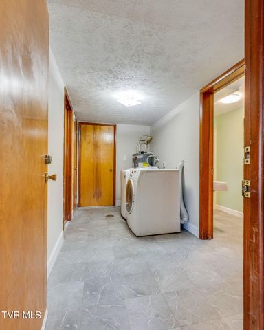 1423 Lakeside Lane, Kingsport, TN 37663