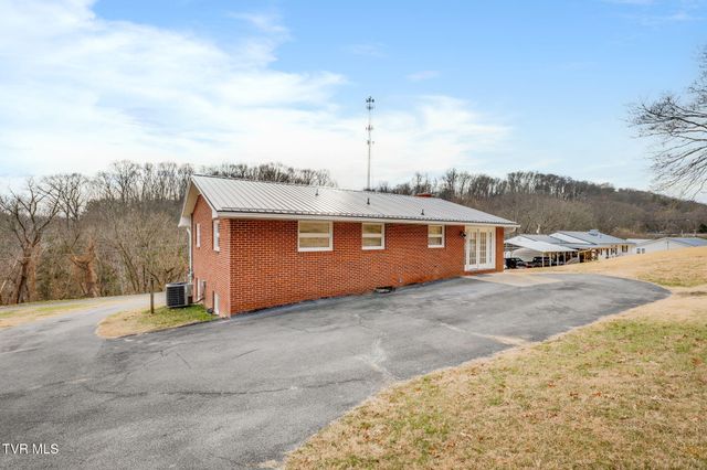 1423 Lakeside Lane, Kingsport, TN 37663