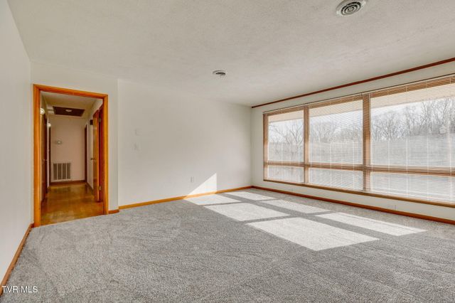 1423 Lakeside Lane, Kingsport, TN 37663