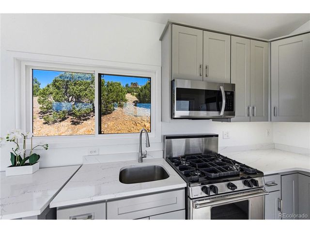 32 Peerless Cir, Westcliffe, CO 81252