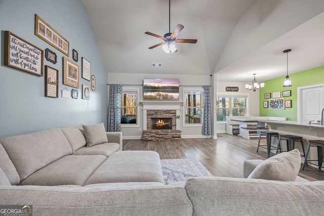 2305 Autumn Olive Way, Loganville, GA 30052