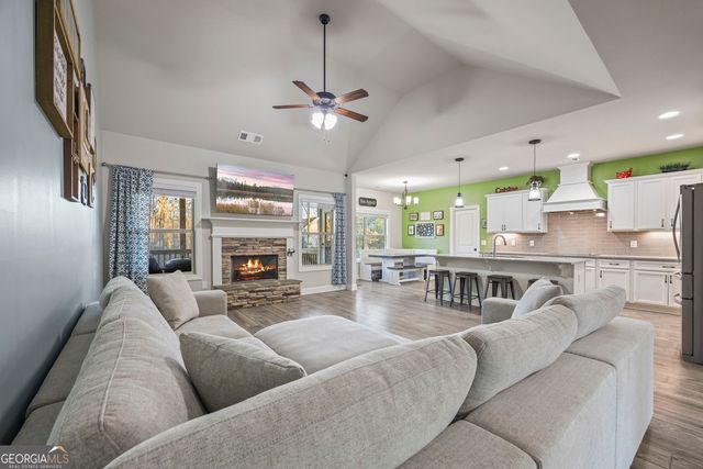 2305 Autumn Olive Way, Loganville, GA 30052