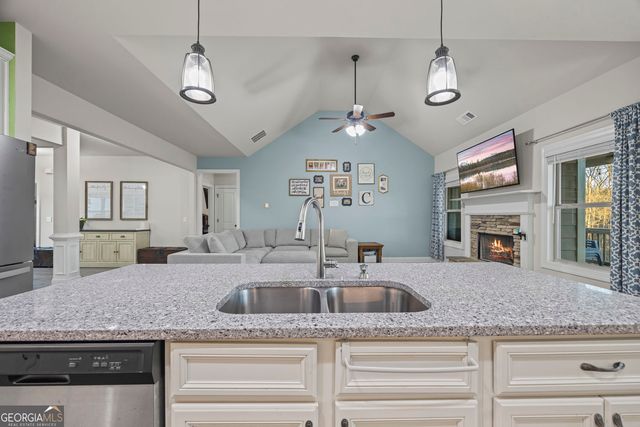 2305 Autumn Olive Way, Loganville, GA 30052