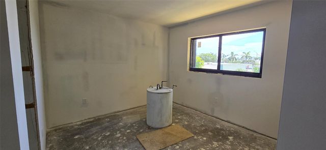 367 S Federal Hwy 303B, Deerfield Beach, FL 33441