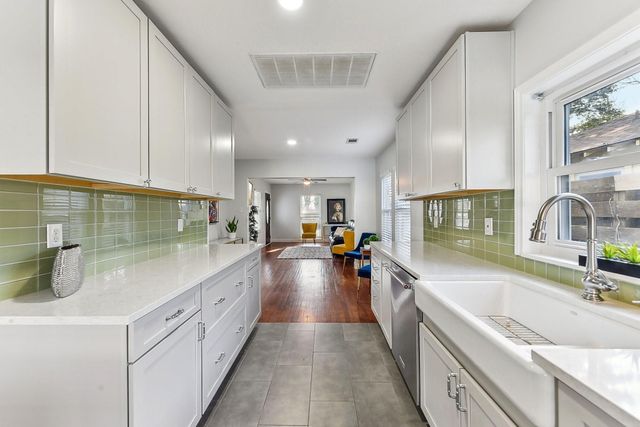 906 E 43rd ST, Austin, TX 78751