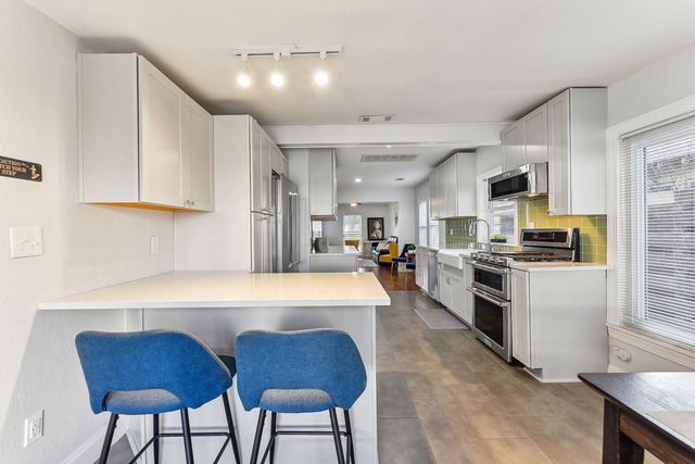 906 E 43rd ST, Austin, TX 78751