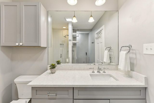 906 E 43rd ST, Austin, TX 78751