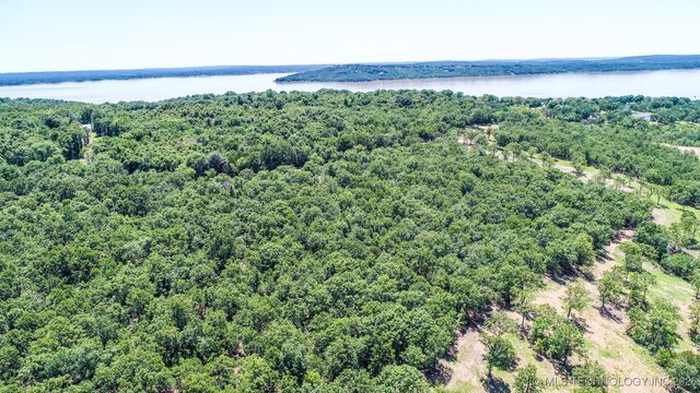 227 Patriot Pointe, Eufaula, OK 74432