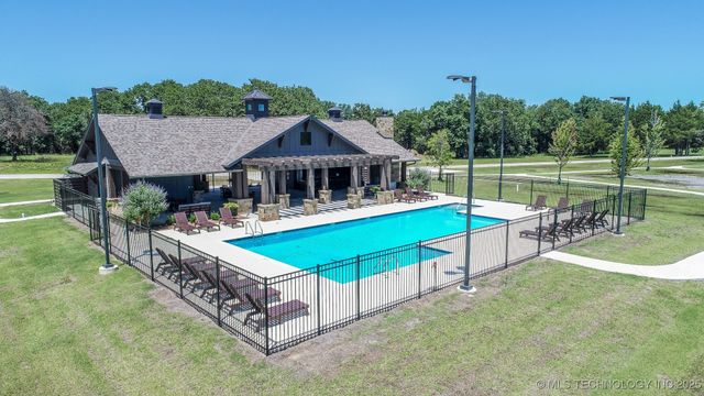 227 Patriot Pointe, Eufaula, OK 74432