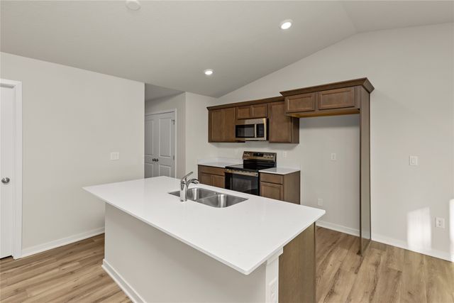 4315 Grover Woods Lane, Des Moines, IA 50317