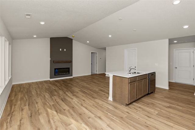 4315 Grover Woods Lane, Des Moines, IA 50317