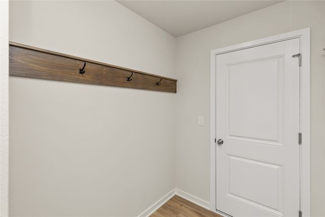 4315 Grover Woods Lane, Des Moines, IA 50317