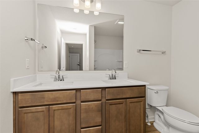 4315 Grover Woods Lane, Des Moines, IA 50317