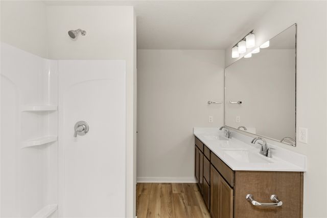 4315 Grover Woods Lane, Des Moines, IA 50317