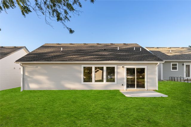 4315 Grover Woods Lane, Des Moines, IA 50317