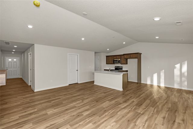 4315 Grover Woods Lane, Des Moines, IA 50317