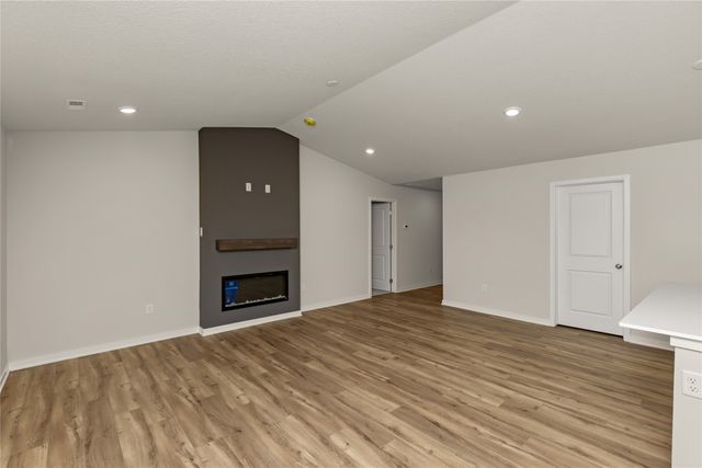 4315 Grover Woods Lane, Des Moines, IA 50317