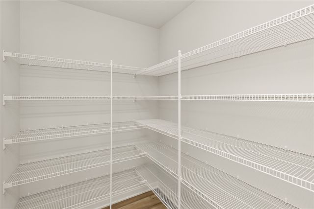 4315 Grover Woods Lane, Des Moines, IA 50317