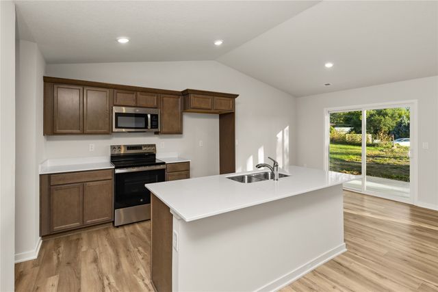 4315 Grover Woods Lane, Des Moines, IA 50317