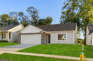 4315 Grover Woods Lane, Des Moines, IA 50317