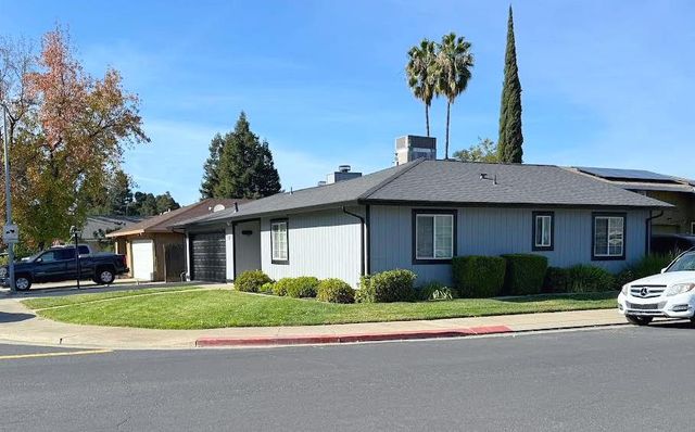 335 Donner Dr, Lodi, CA 95240