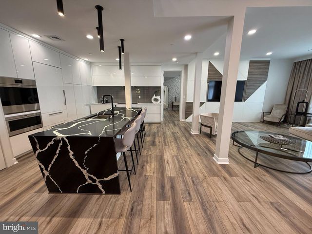 572 CARSON TER, Huntingdon Valley, PA 19006