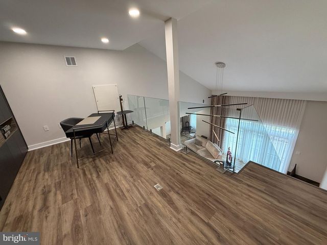 572 CARSON TER, Huntingdon Valley, PA 19006