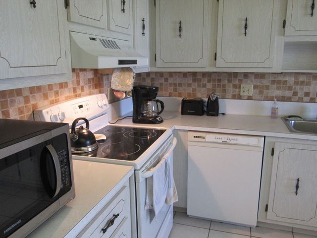 1830 NW 18th Street 201, Delray Beach, FL 33445