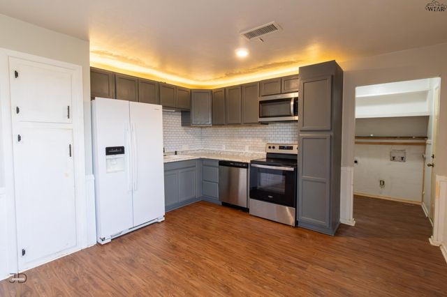 123 WOOD CIRCLE, Iowa Park, TX 76367