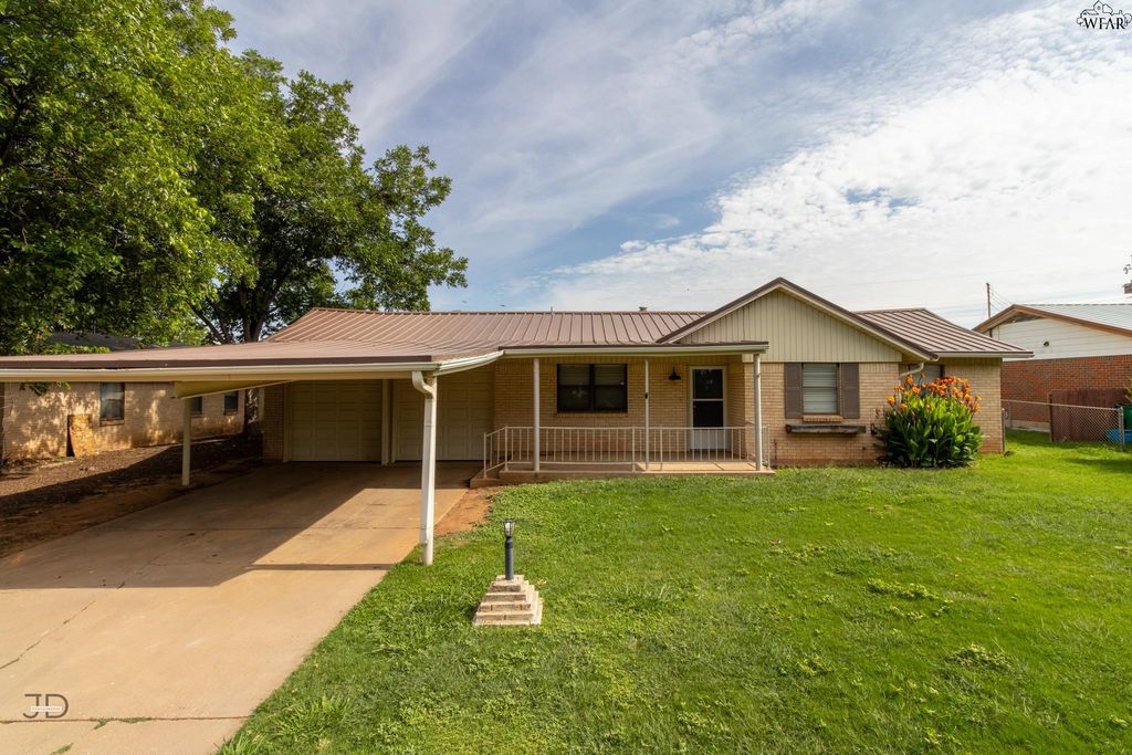 123 WOOD CIRCLE, Iowa Park, TX 76367