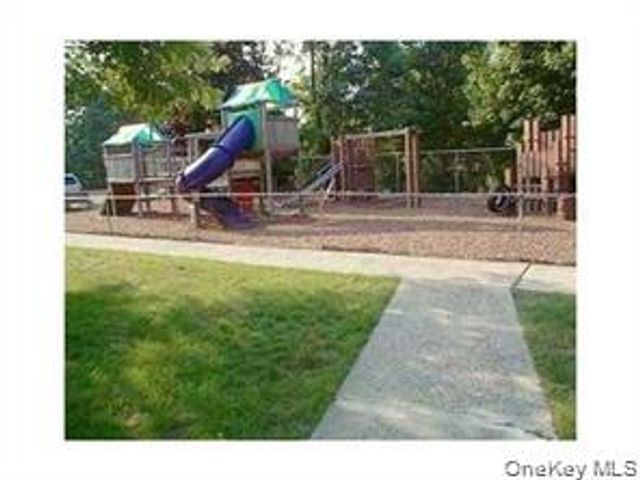 17 Sneden Place W 17, Spring Valley, NY 10977