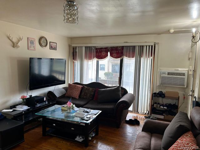 17 Sneden Place W 17, Spring Valley, NY 10977