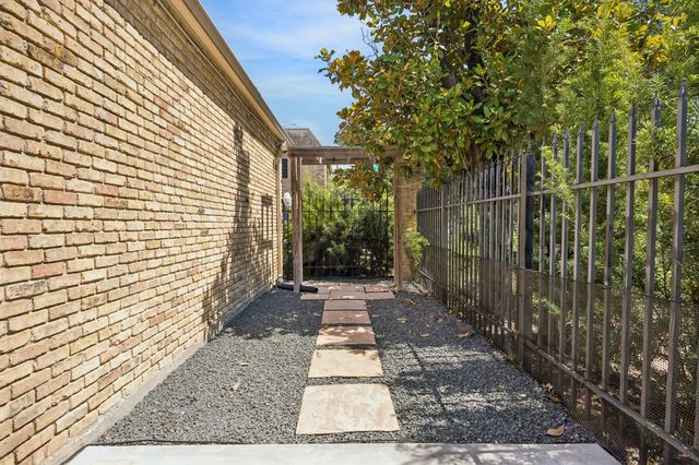 503 Bolton Place, Houston, TX 77024