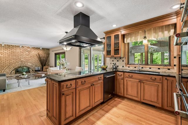 9572 Morris Circle, Bloomington, MN 55437