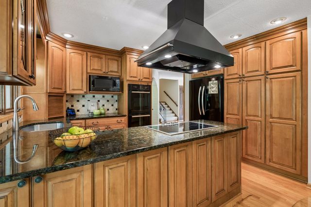 9572 Morris Circle, Bloomington, MN 55437