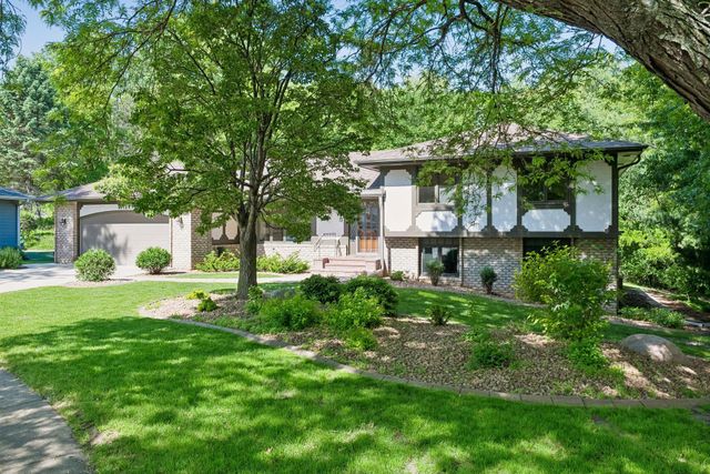 9572 Morris Circle, Bloomington, MN 55437