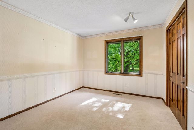 9572 Morris Circle, Bloomington, MN 55437