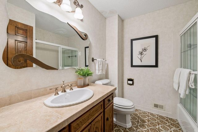 9572 Morris Circle, Bloomington, MN 55437
