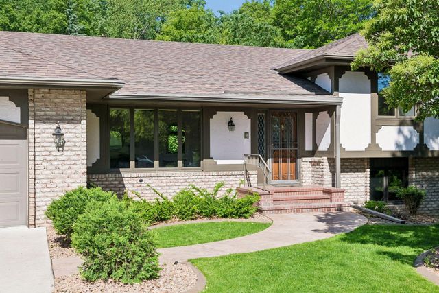 9572 Morris Circle, Bloomington, MN 55437