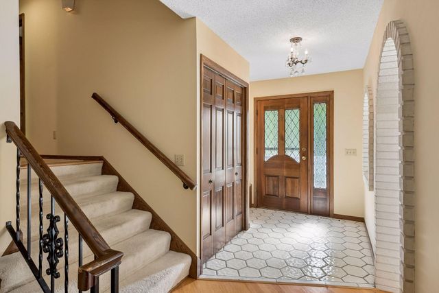 9572 Morris Circle, Bloomington, MN 55437
