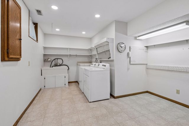 9572 Morris Circle, Bloomington, MN 55437