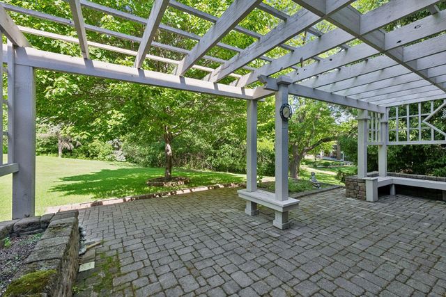 9572 Morris Circle, Bloomington, MN 55437