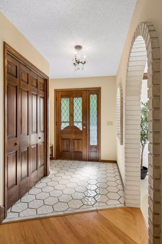 9572 Morris Circle, Bloomington, MN 55437